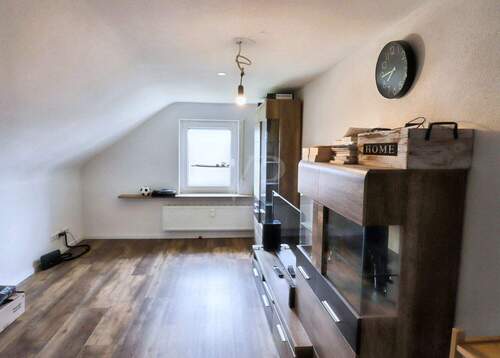 Wohnzimmer - 3 Zimmer Etagenwohnung zur Miete in Feuchtwangen
