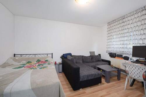 Schlafzimmer EG Anbau - Einfamilienhaus mit 181,20 m&sup2; in Neuhausen zum Kaufen