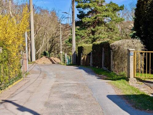 Sackgasse/ Zufahrtsstraße Grundstück - 