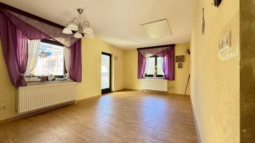 Wohnhaus OG Wohnzimmer Wohnung - 