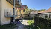 Hinteransicht Mehrfamilienhaus und Wohnhaus - 