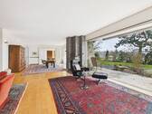 Panoramafenster im Wohnbereich - 8 Zimmer Einfamilienhaus in Wiesbaden