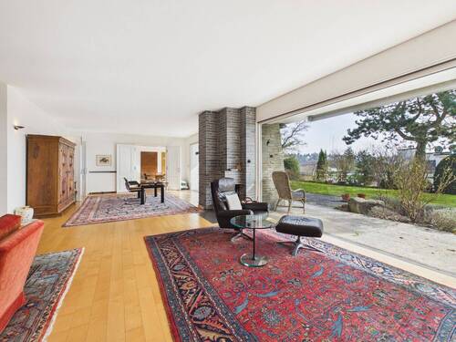 Panoramafenster im Wohnbereich - 8 Zimmer Einfamilienhaus in Wiesbaden