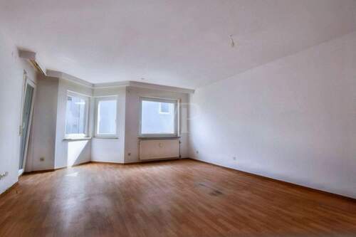 Wohnzimmer - Etagenwohnung mit 79,30 m² in Ansbach zum Kaufen