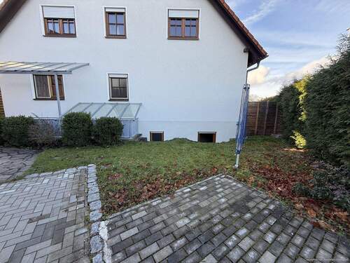 2 Stellplätze und kl.Gartenanteil - 