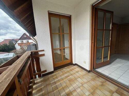 Balkon vor Wohnzimmer u Küche - 