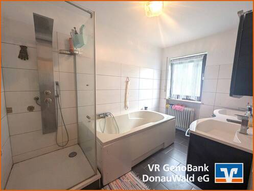 Modernisiertes Badezimmer - 
