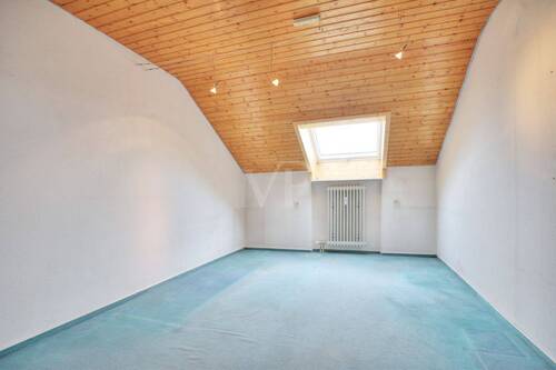 Kinderzimmer / Schlafzimmer / Büro - 