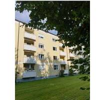 Lehrstehende 3 Zimmer-Wohnung mit Balkon in ruhiger, sonniger Lage - Kirchseeon