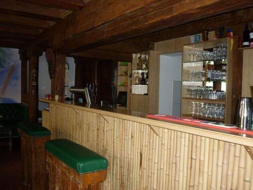 Cocktailbar - 5 Zimmer Mehrfamilienhaus, Wohnhaus zum Kaufen in Neumarkt