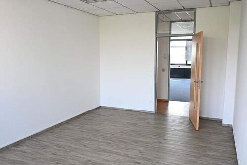 Büro mit Laminat - 