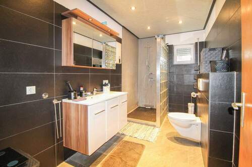 Badezimmer EG rechts - 1 Zimmer Mehrfamilienhaus, Wohnhaus zum Kaufen in Sinzig