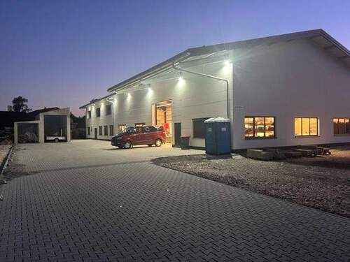 Gebäudeansicht - Moderne Gewerbeimmobilie - neuwertig, effizient, hochwertig