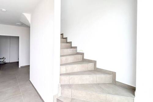 Eingang u. Treppe - 3 Zimmer Etagenwohnung zum Kaufen in Wrestedt