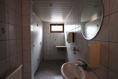 WC - 