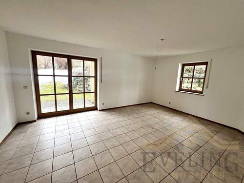 Wohnzimmer - Wunderschöne Erdgeschosswohnung mit Garten in Bad Feilnbach