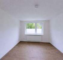 Renovierte 4-Zimmer-Hochparterre-Wohnung in Bogenhausen - München