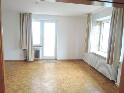 Geräumiges Wohnzimmer - 