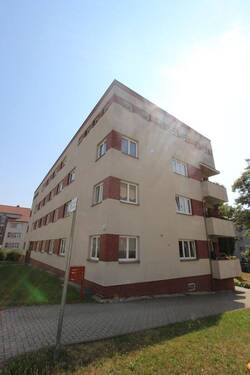 Objektansicht - Lichterfüllt Zweiraumwohnung mit Balkon sucht neue Mieter