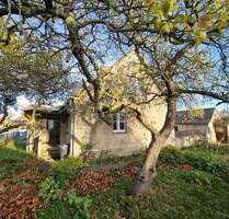 Doppelhaushälfte mit Nebengebäude und zwei Garagen zum Sanieren… - Zirkow