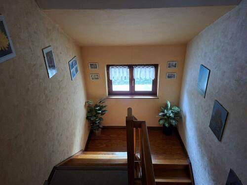 Treppe zur 2. Etage - 