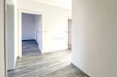 Flur, Büro und Schlafzimmer - 3 Zimmer Etagenwohnung in Wrestedt