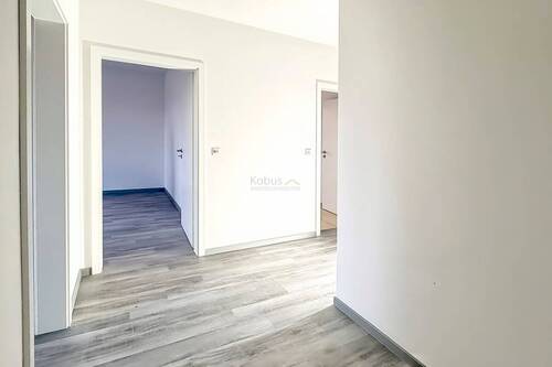 Flur, Büro und Schlafzimmer - 3 Zimmer Etagenwohnung in Wrestedt