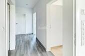 Flur, Bad und Schlafzimmer - 