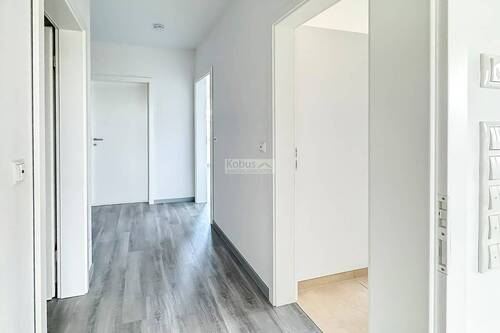 Flur, Bad und Schlafzimmer - 