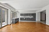 Wohnzimmer mit Wohnküche - 