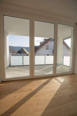 Wohnzimmer und Loggia - 