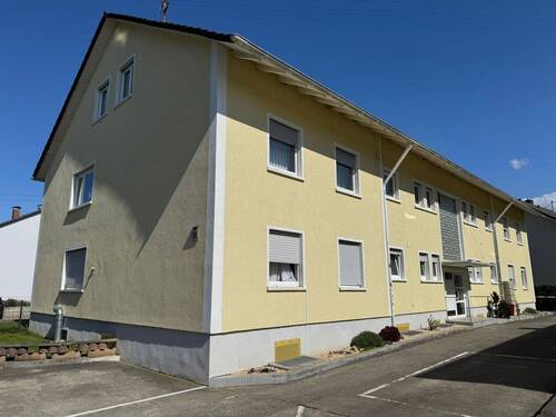 Zugang zum Mehrfamilienhaus - 3 Zimmer Etagenwohnung in Buggingen