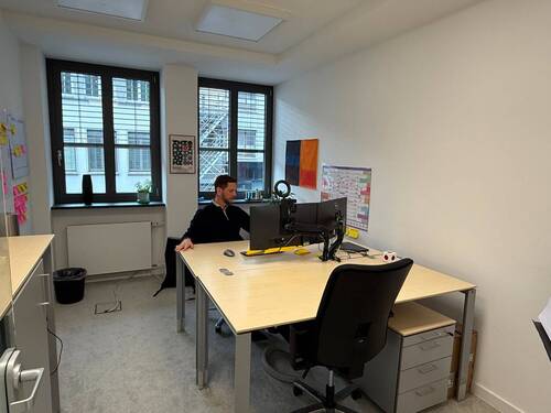 Bild 4 - Büro mit 24,00 m&sup2; in Frankfurt am Main zur Miete