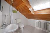 Bad im Dachgeschoss - 