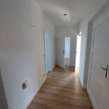 Flur - 3 Zimmer Etagenwohnung zur Miete in Dresden