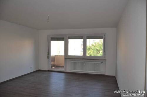 Wohnzimmer - 2 Zimmer Etagenwohnung zur Miete in Nürnberg