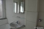 Bad mit Waschbecken - 