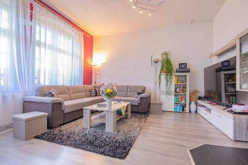 Wohnzimmer - 5 Zimmer Einfamilienhaus zum Kaufen in Dettighofen