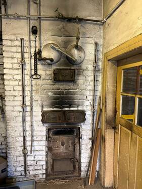 Seitenansicht alter Backofen - 