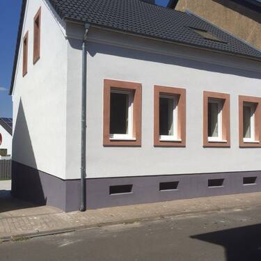 Straßenansicht - 4 Zimmer Einfamilienhaus zum Kaufen in Sankt Ingbert