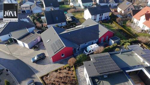 Drohnenbild - Ein außergewöhnliches Wohnkonzept - klar, hochwertig, auf einer Ebene