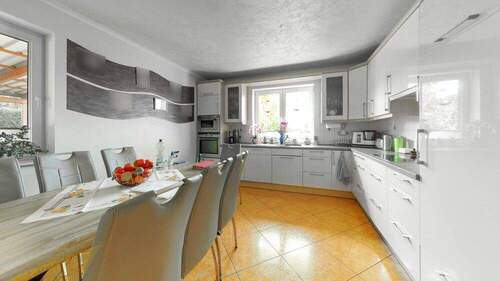 Küche - Einfamilienhaus mit 229,70 m&sup2; in Vrees zum Kaufen