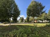 Kleiner Park gegenüber - 