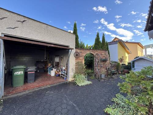 Garage und Hof - 