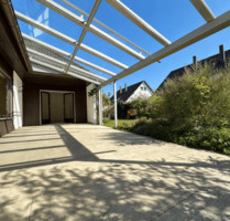 Sonnenseite inklusive – Urlaubsfeeling daheim - XXL-Süd-Terrasse und viel Platz für Ihre Ideen - Nersingen Leibi