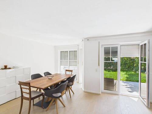 Essbereich - 7 Zimmer Doppelhaushälfte zum Kaufen in Grasbrunn