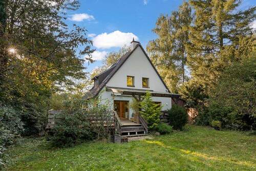 Hinteransicht - Einfamilienhaus mit 132,00 m&sup2; in Hamburg zum Kaufen