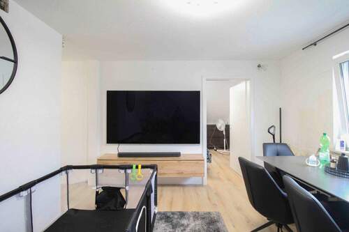 Wohnzimmer - 4 Zimmer Einfamilienhaus in Schorndorf