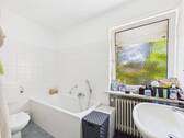 Bad - Etagenwohnung mit 65,00 m&sup2; in Ottobrunn zum Kaufen