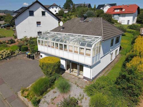 Vorderansicht - 5 Zimmer Einfamilienhaus zum Kaufen in Berkatal